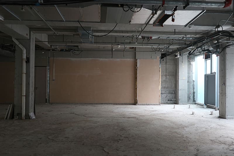 現在改装工事中オフィスのごく一部