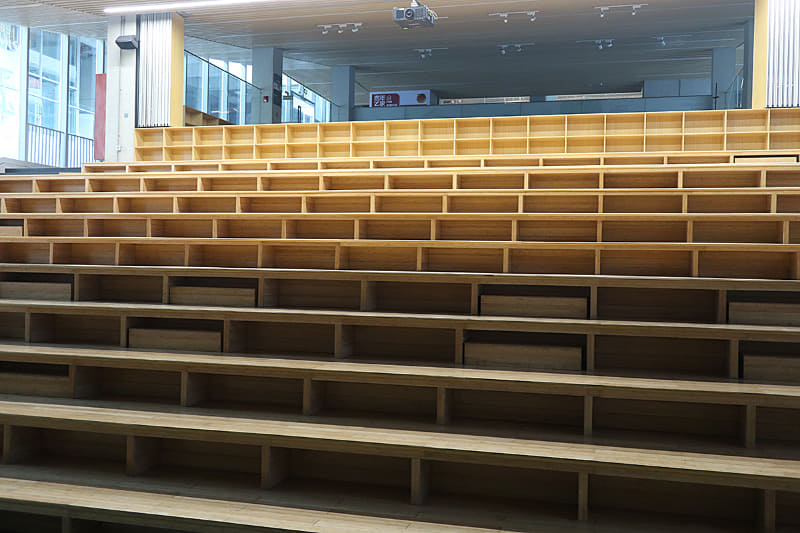 発表会などが行なえる公共スペースも多数用意されている