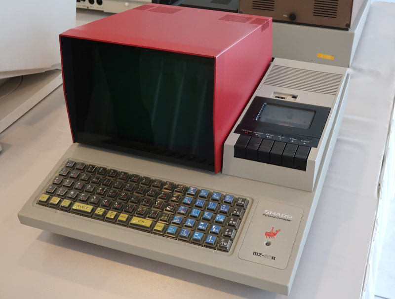 MZ-80<br>出典: <a href="https://ja.wikipedia.org/wiki/MZ-80#/media/%E3%83%95%E3%82%A1%E3%82%A4%E3%83%AB:MZ-80K_at_KCG_museum.jpg" class="n" target="_blank">2024 Darklanlan, File:MZ-80K at KCG museum.jpg</a>, <a href="https://creativecommons.org/publicdomain/zero/1.0/deed.en" class="n" target="_blank">CC BY 1.0</a>