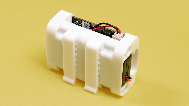 micro:bitに電池ボックスを一体化できる