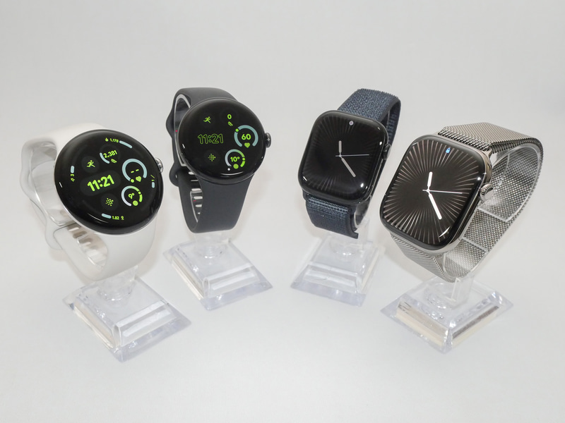 2024年に発売されたスマートウォッチの新機種、「Apple Watch Series 10」(右)と「Pixel Watch 3」(左)