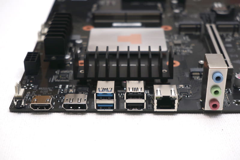 背面のバックパネル