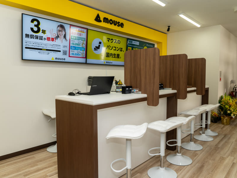 店舗左奥のカウンター