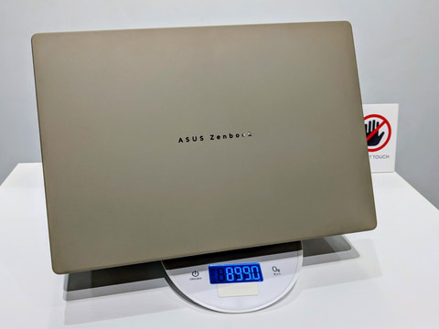 899gで約1日使える日本向けモバイルノート「ASUS Zenbook SORA