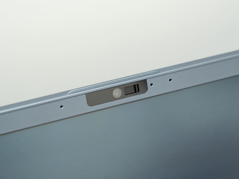 Webカメラに物理シャッターを搭載