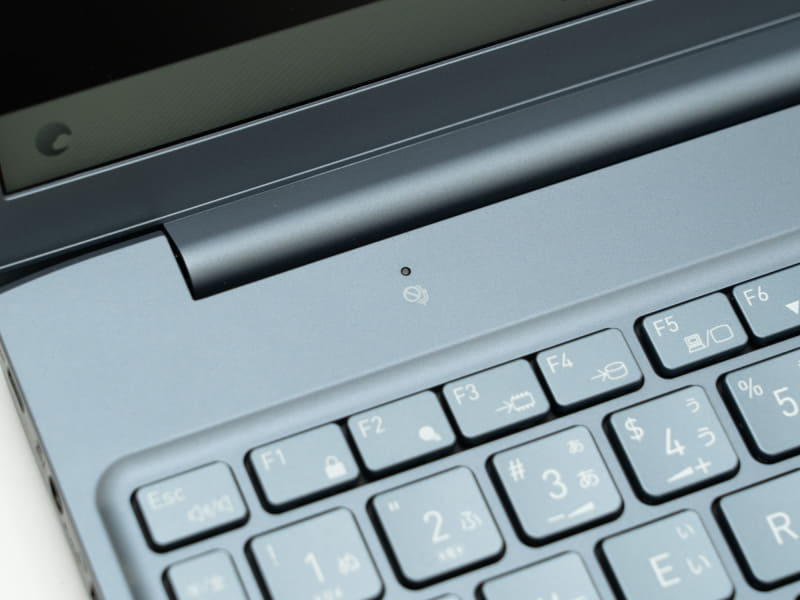 ミュート時に点灯するLEDを新たに内蔵した