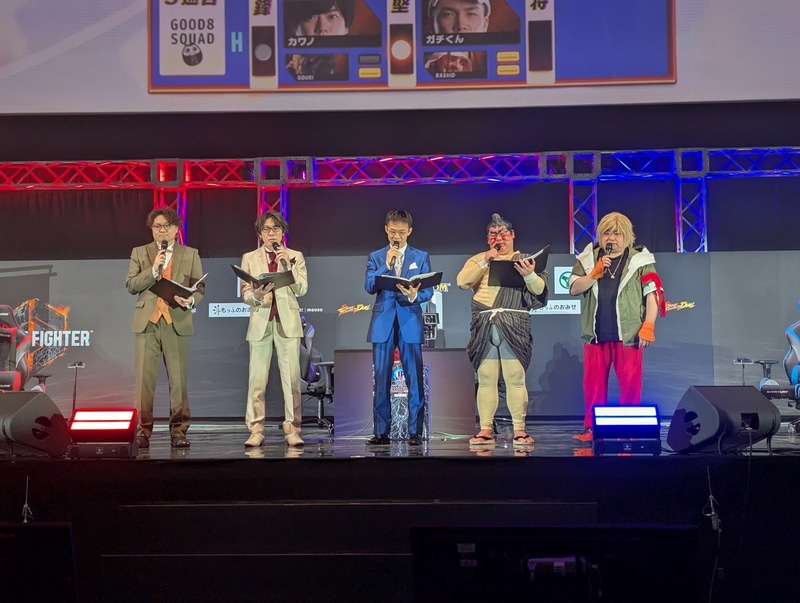 配信開始の11時からは、司会進行のふり～だ氏、実況のアール氏、解説のハメコ。氏、NOモーションの星ノこてつ。氏と矢野ともゆき。氏らによる「ハメコ'sチョイス グランドファイナル特別編」が行なわれていた