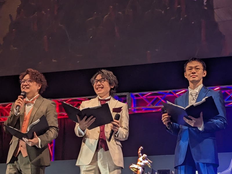 いよいよ本番！ふり～だ氏、アール氏、ハメコ。氏の3人がステージに登壇してオープニングトークを展開