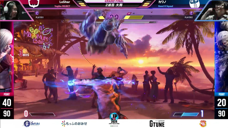 グランドファイナルの分水嶺ともなった、2巡目の大将戦、カワノ豪鬼とLeSharエドのフルセットフルラウンドで迎えた最終戦、LeSharのエドのSA3が空を切ってしまう。演出が出た瞬間、試合終了と考えて、ヘッドフォンを外している様子が右端のカメラにも出ている