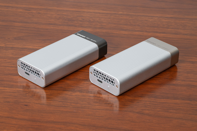QNA-UC10G1SF(左)とQNA-UC10G1T(右)