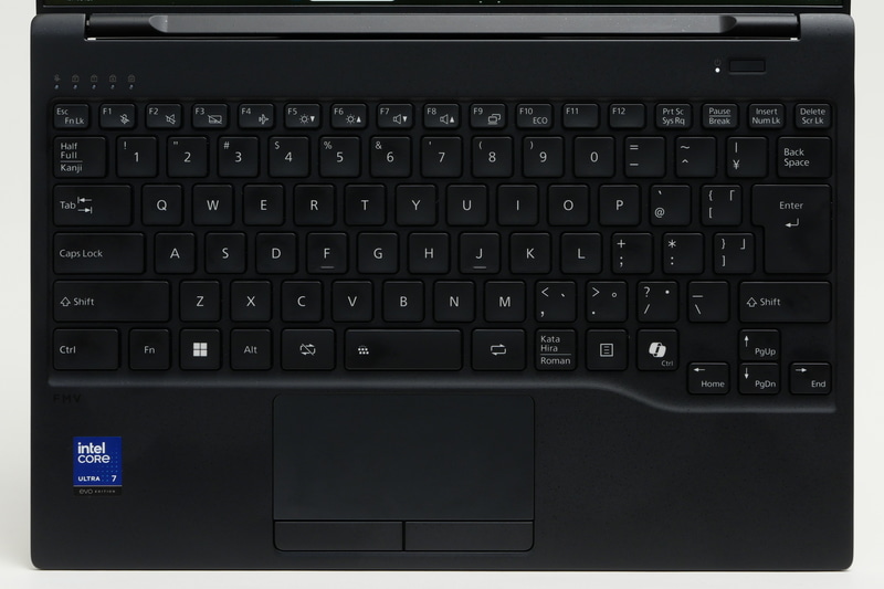 WU1-K1のキーボードはカナ表記や日本語表記がなく、かなりすっきりしている