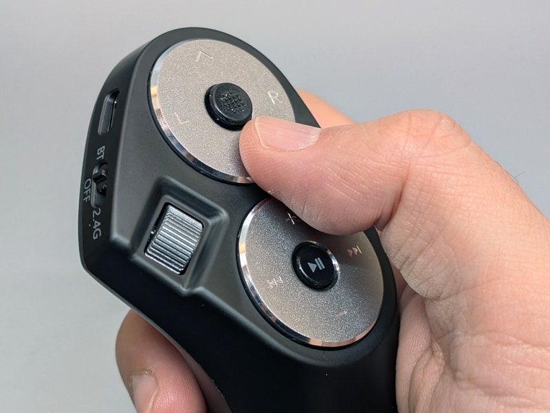 iOS/iPadOSでは、上側コントローラの上下キーでのページめくりに対応する電子書籍アプリもある