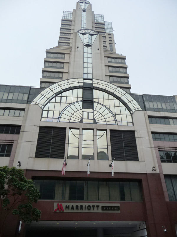 ISSCC 2025の会場であるMarriott Marquisホテルの外観。2025年2月16日午後(現地時間)に筆者が撮影したもの