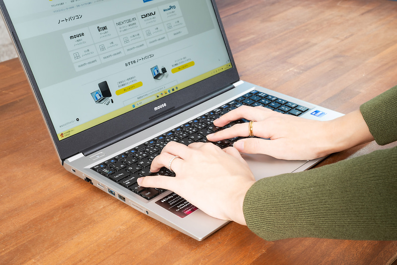 15.6型はたいていフルキーボード、かつテンキー付き