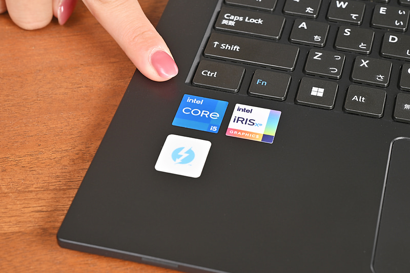 CPUはIntelのCore i5-1334Uを搭載
