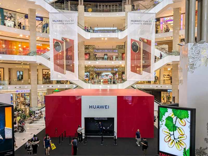 パビリオン内の展示ブース