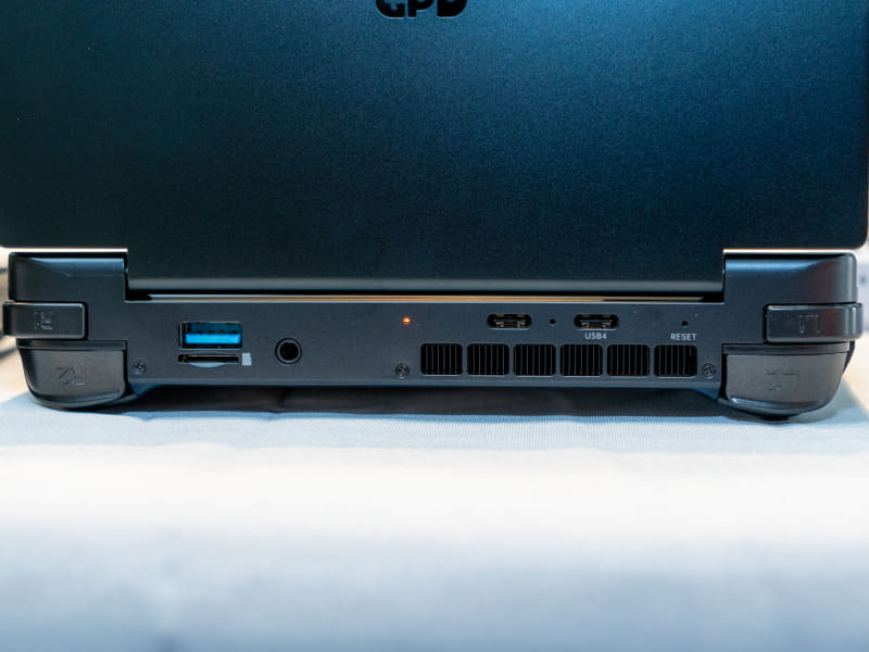 背面インターフェイス