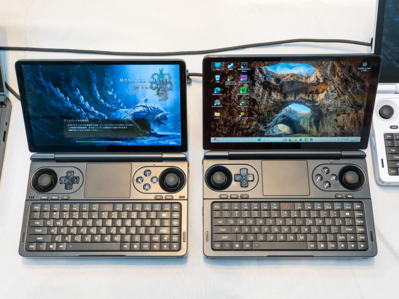 GPD WIN Mini 2024(左)との比較。外観はほぼそのままだが、ベゼルが太くなりわずかに大型化している