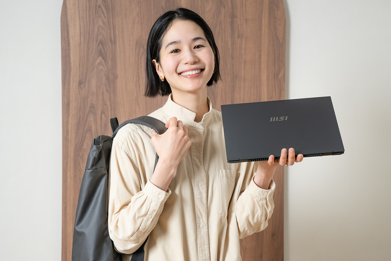 実際に片手で軽々と持てる