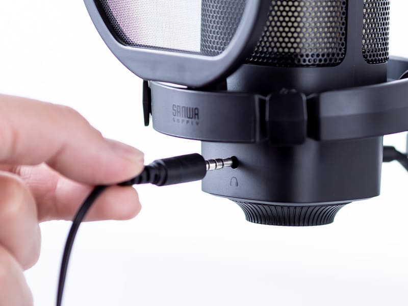 3.5mmピンジャック経由でダイレクトモニタリングが可能