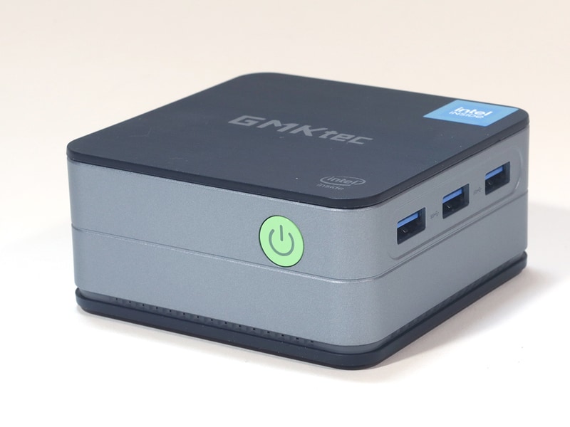 デフォルトのブラックパネルを装着した状態