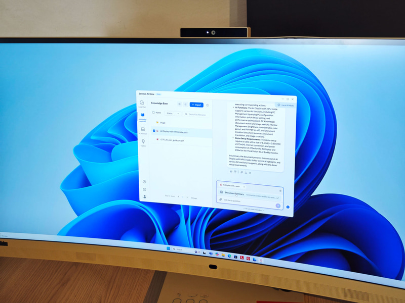 ディスプレイに内蔵されているdNPUを利用したローカルLLMのデモ