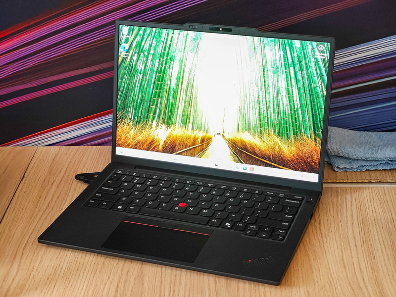 ThinkPad X13 Gen 6(13.3型Intel)、13.3型のWUXGAディスプレイを採用したノートPC