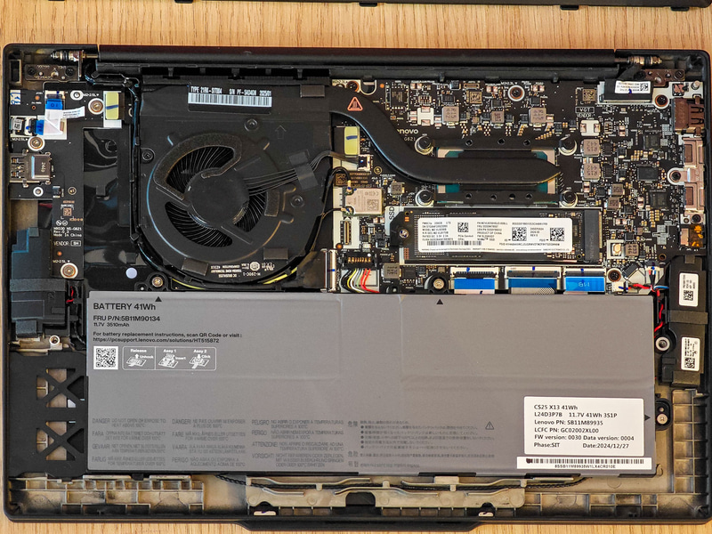 ThinkPad X13 Gen 6(13.3型Intel)の内部構造