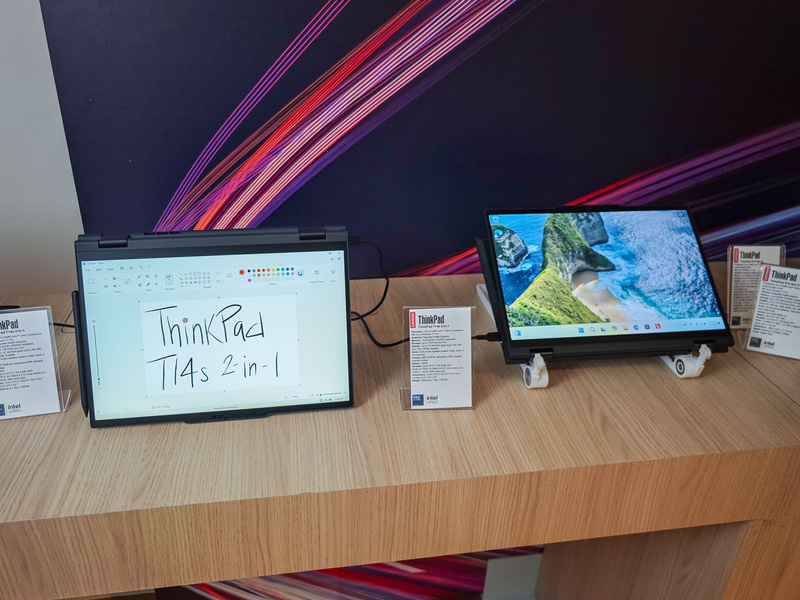 タブレットモードやテントモード、ビューモードなどに変形して利用できる