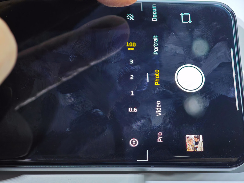 超望遠の焦点距離の切り替え、4.3倍(100mm相当)