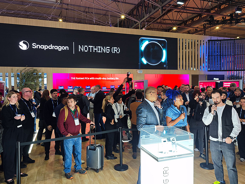 Qualcommブースで行なわれたお披露目式