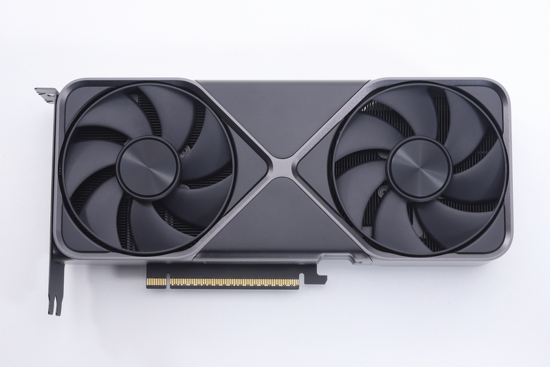 2基の冷却ファンを搭載したGPUクーラーを搭載