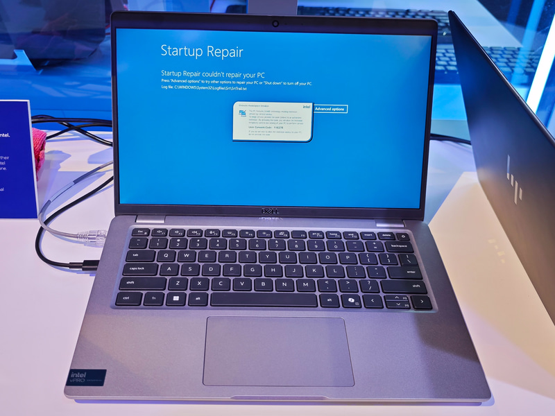 管理コンソールには、リモートにあるノートPCの画面が表示されていた
