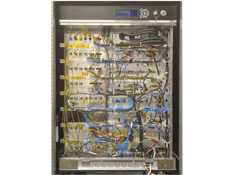 光格子時計のレーザー/制御システム