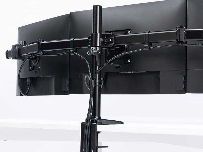 背面にはケーブルホルダーを備えた