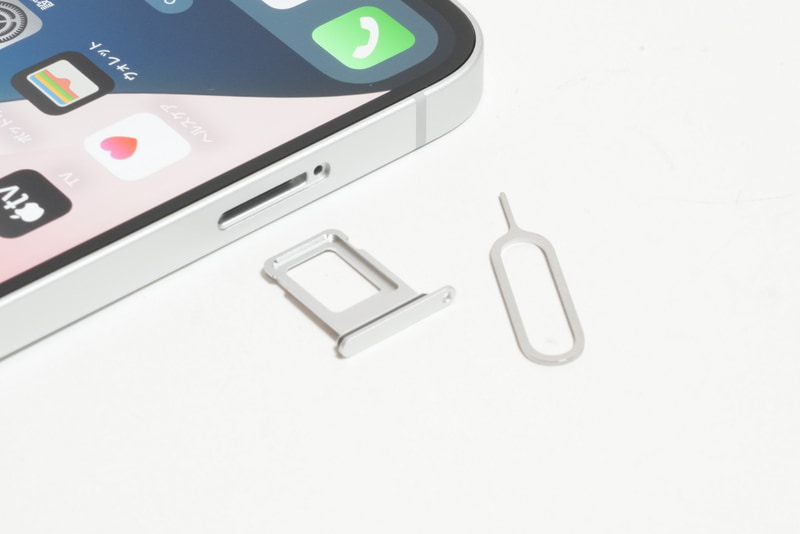 Nano SIM＋eSIMのデュアルSIM仕様