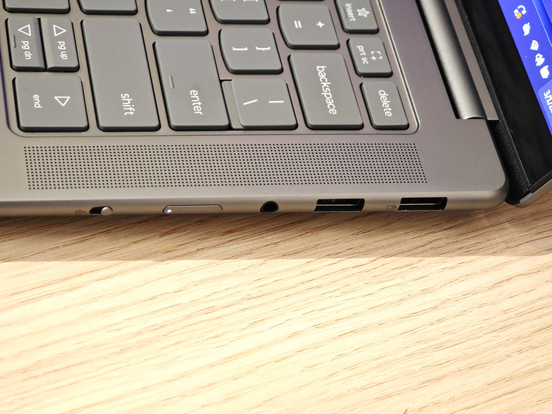 Yoga Pro 7i Aura Edition (14",10)