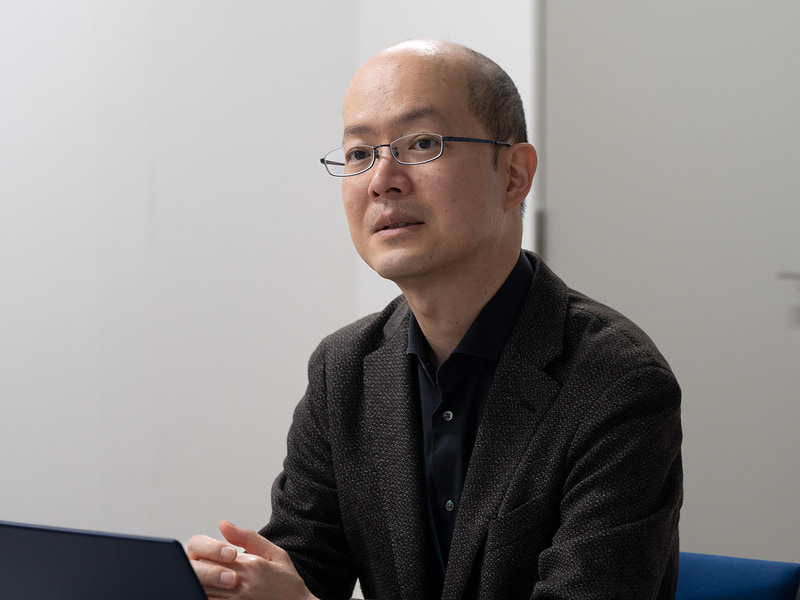 今回、モニターの寿命や劣化、仕組みそのものについても語っていただいたEIZO株式会社 企画部 商品技術課長の家永篤氏