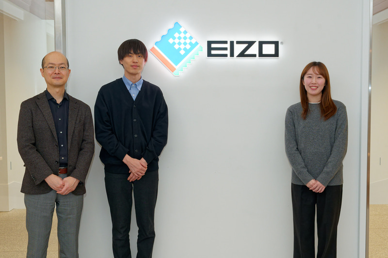 今回お話を伺った家永篤氏(左)と、企画部 マーケティングコミュニケーション課の坂本真哉氏(中)、吉田明日香氏(右)