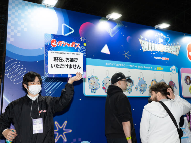 人気の限定グッズや先行物販は一時的に列形成を制限することもあった