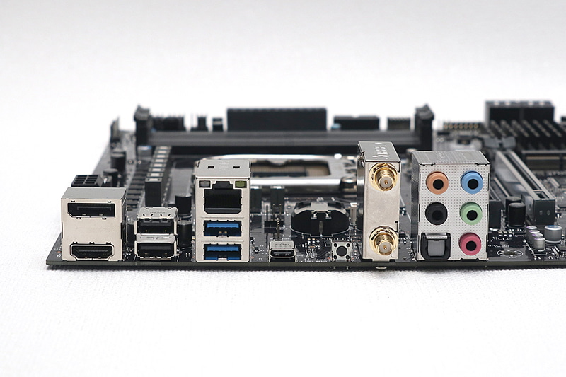 バックパネルインターフェイス