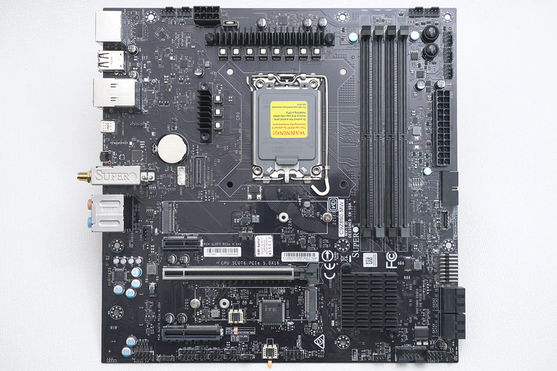 マザーボード正面