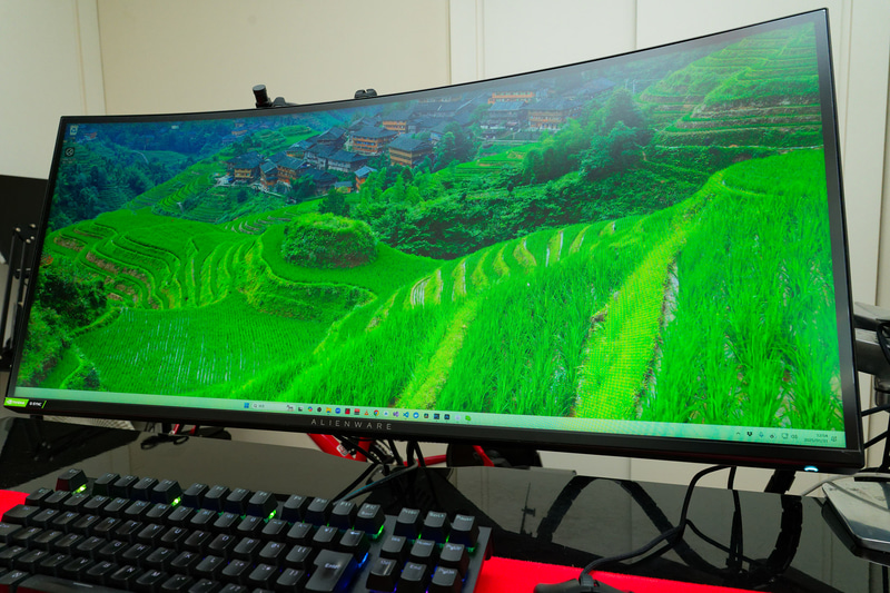 据え置き型モニターは一度決めたポジションからできれば変えたくない