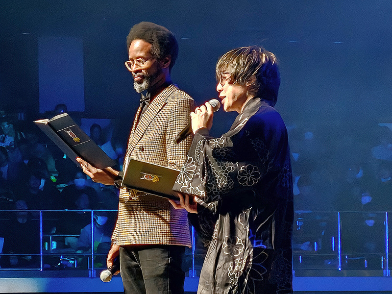 CC 11では5日間とも、ステージ上のMC担当はアール氏とRYAN HART氏が担当した。実況席ではほかにも解説のハメコ。氏や大和周平氏、ふり～だ氏も出演し、交互に実況/解説を担当した