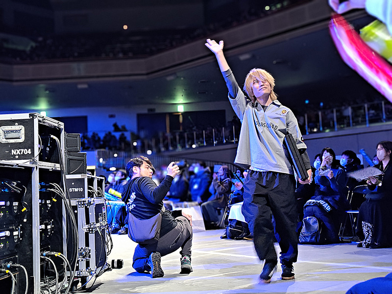 入場では、ステージ周辺をぐるっとほぼ1周してから階段を昇ったため、アリーナ席では、入場する選手たちを間近で見られた