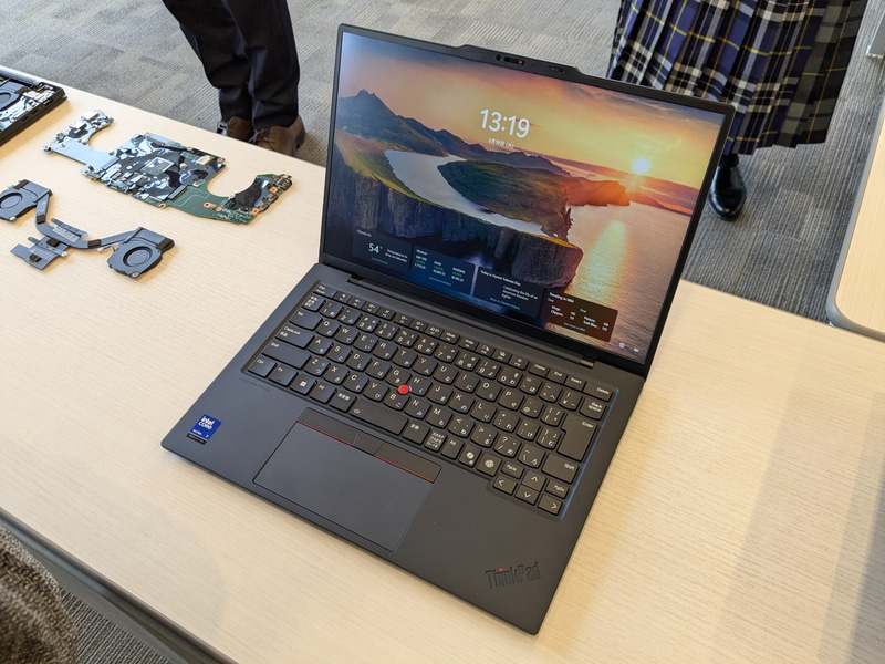 ThinkPad X1 Carbon Gen 13 Aura Edition