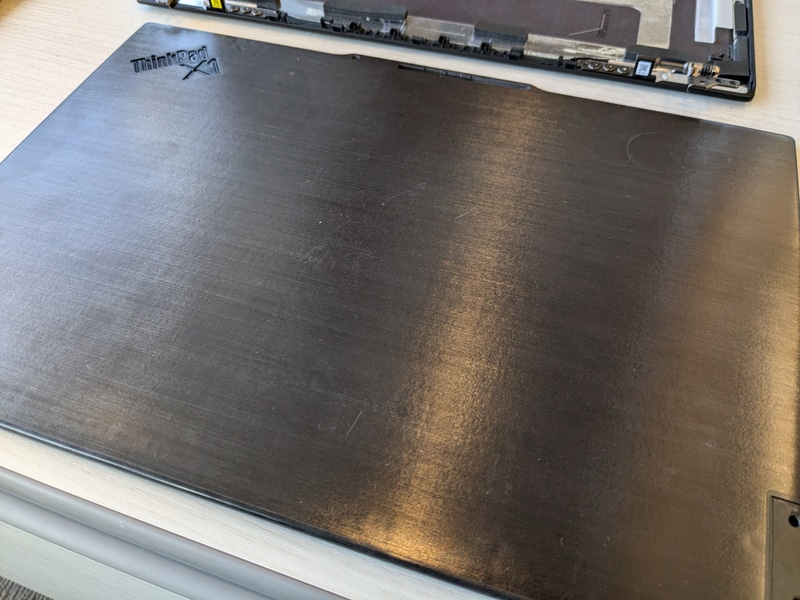 従来品の天板。繊維方向が横