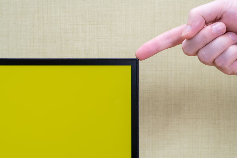 狭額縁なので大画面でも幅をとらない