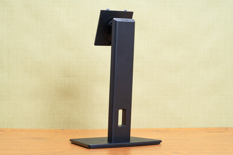 ProLite XUB2797QSN-B1は適切なポジション設定を可能にする高機能スタンドを標準装備