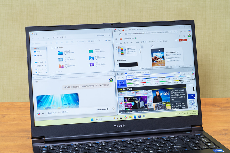 ノートPC単体のときは1画面内にウィンドウが表示されるが……